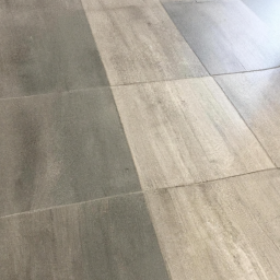 Rénovation de parquet : élimination des anciennes finitions et préparation de la surface Saint-Paul-Trois-Chateaux
